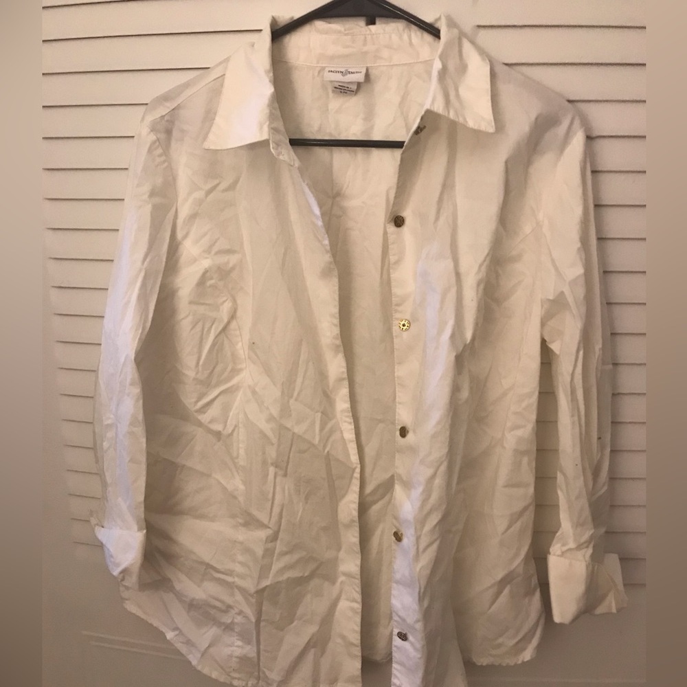 Jaclyn Smith mid sleeve white blouse size large
